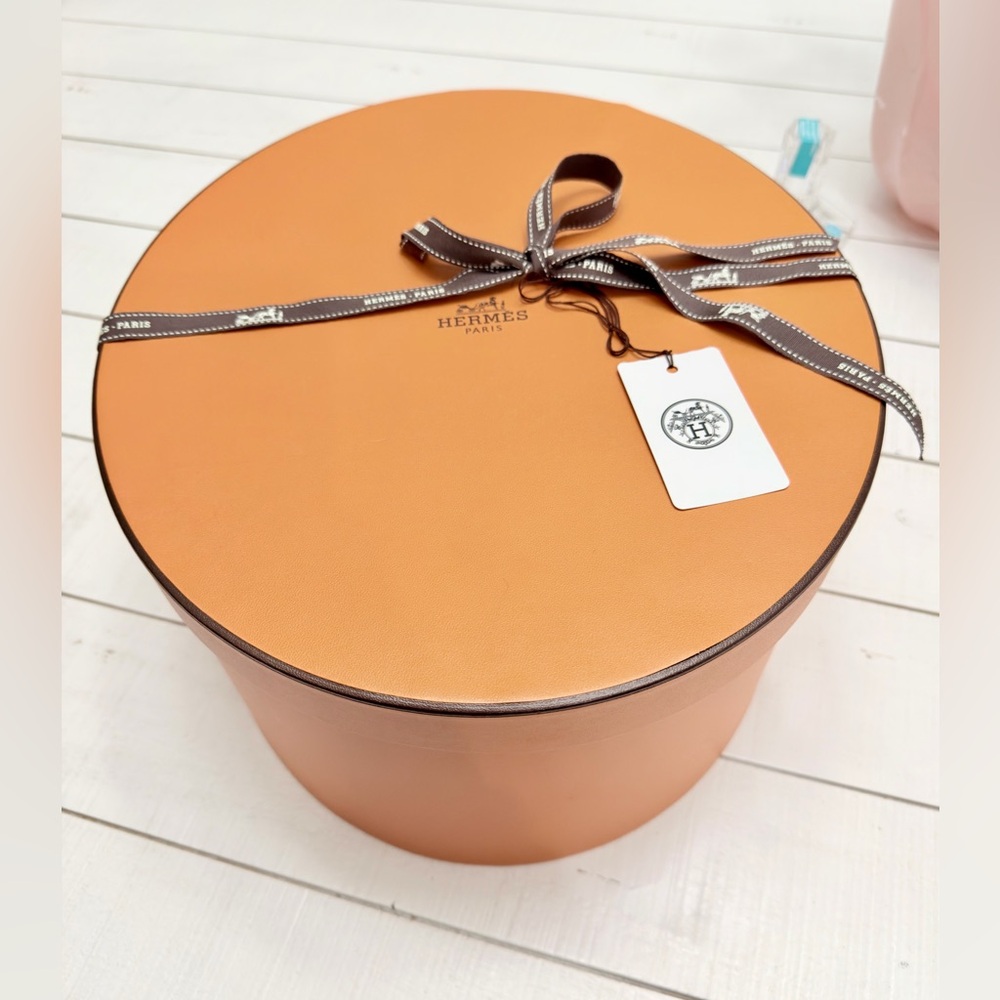 Large Hermes Box - Picture 2 of 13
